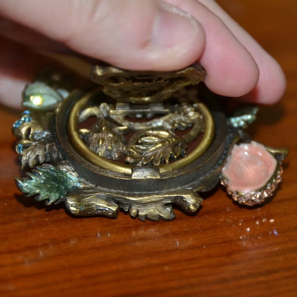 EXQUISITE RARE JAY STRONGWATER FLORAL BUTTERFLY STRAWBERRY CRYSTAL ENAMEL FRAME